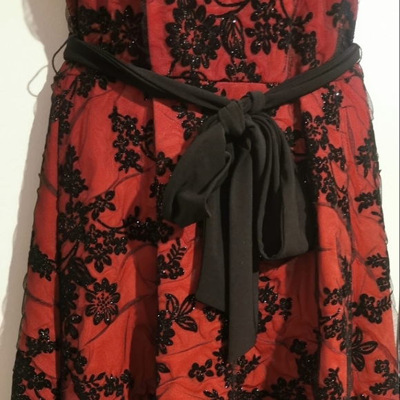 NWT. Dress. Ptp:17 1/2" - Picture 2 of 4